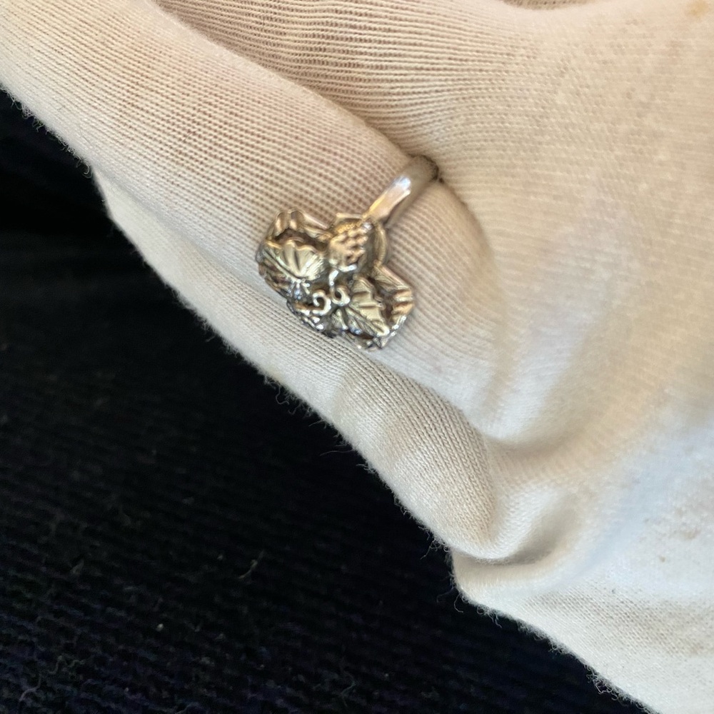 Ring - Picture 4 of 4
